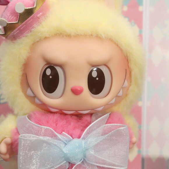 Labubu KING & Queen Plush Doll Set Let's Checkmate Pop Mart Authentic In Hand - Picture 9 of 14